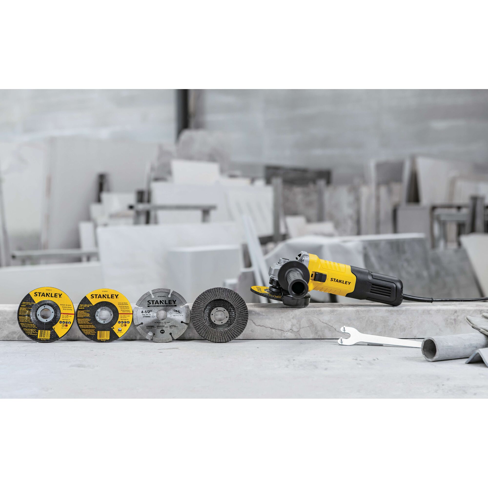 STANLEY STGS9100-IN 900W 100mm Small Angle Grinder - Image 8